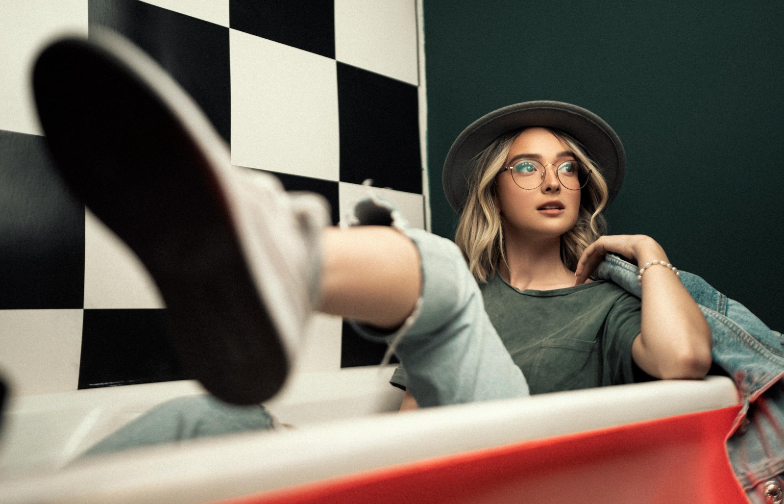 Maude showroom 200